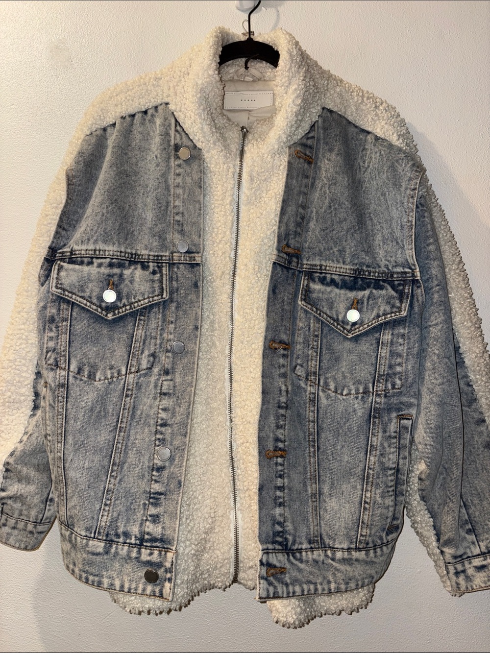 Blank NYC size small Sherpa and Acid Wash Denim Jacket in Cream and Light Blue